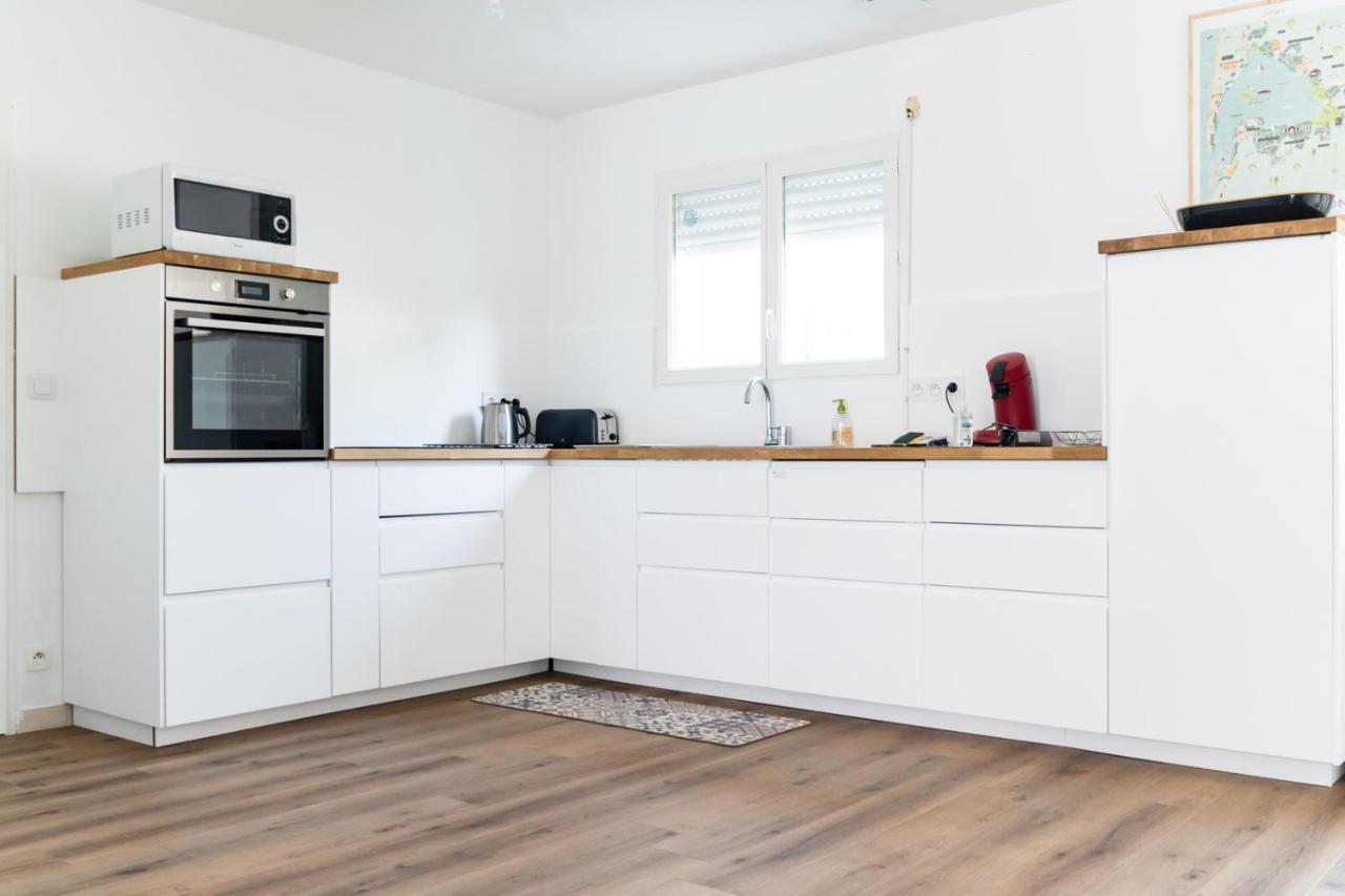 Maison De Larros, Au Calme Idealement Placee Гужан-Местрас Екстериор снимка