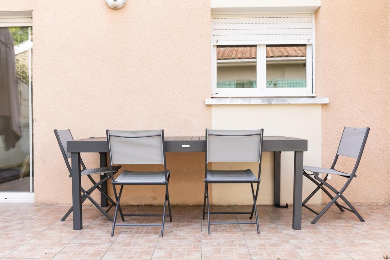 Maison De Larros, Au Calme Idealement Placee Гужан-Местрас Екстериор снимка